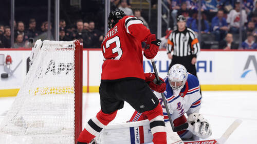 Les Devils écrasent les Rangers