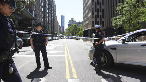New York: un homme criant "Allah Akbar" blesse deux personnes