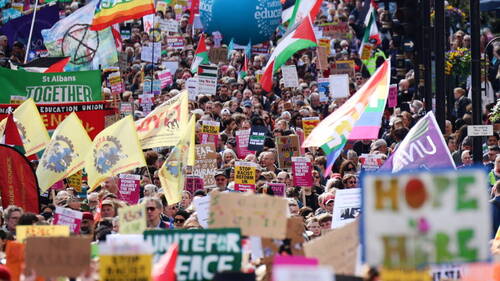 Londres: importante manifestation contre l'extrême droite