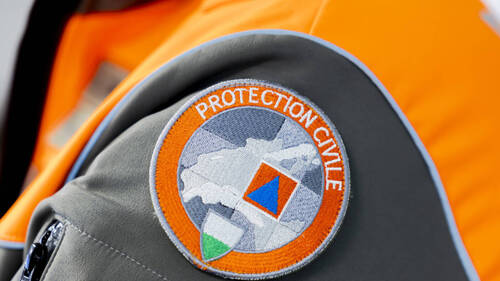 Un comité interpartis défend un service civil exceptionnel