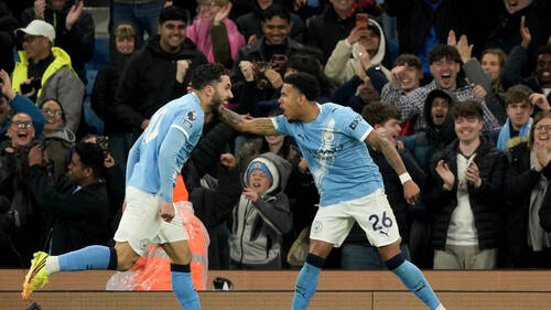 Manchester City revient à deux points d'Arsenal