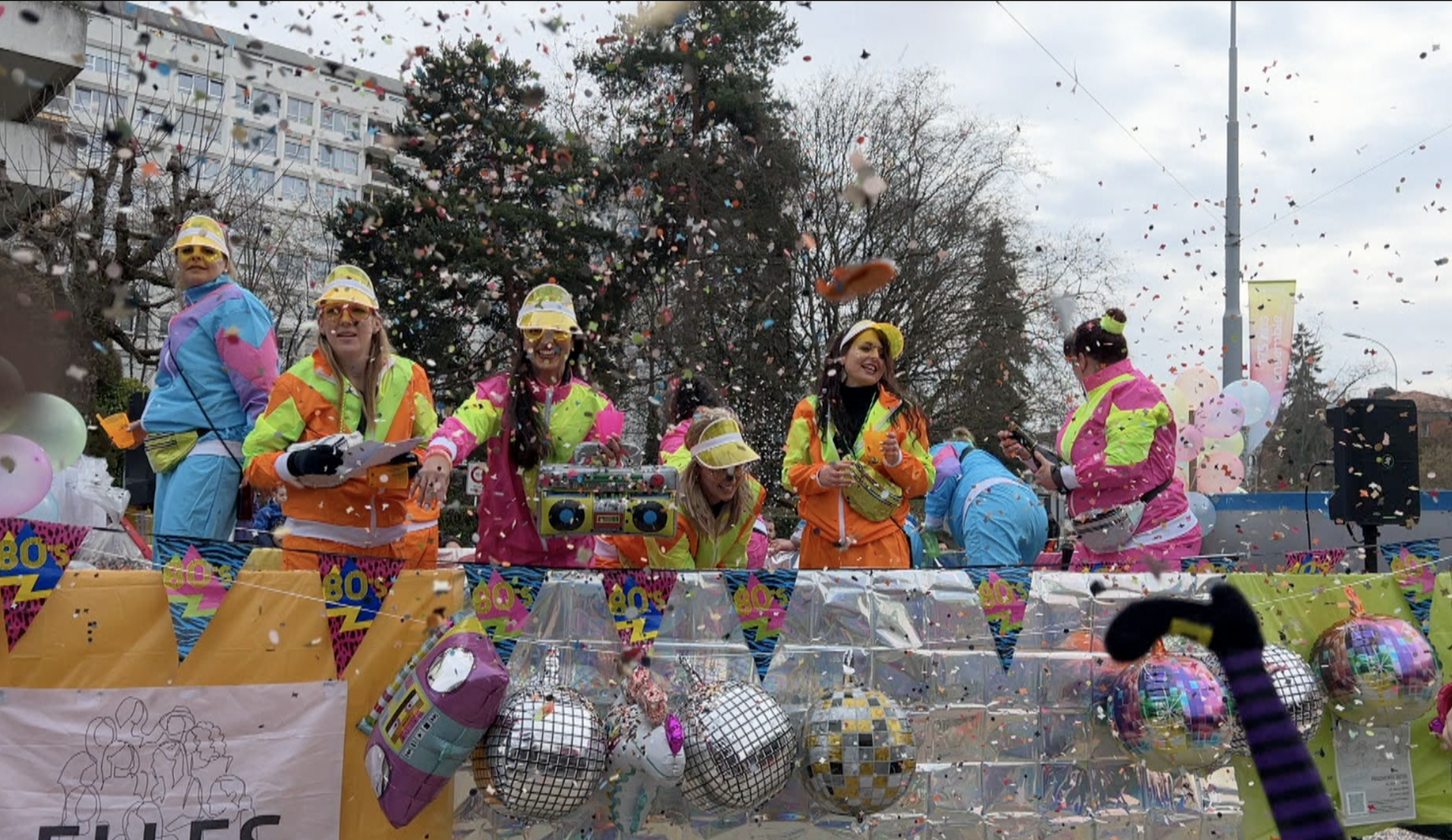 Onex sous une pluie de confettis lors du carnaval
