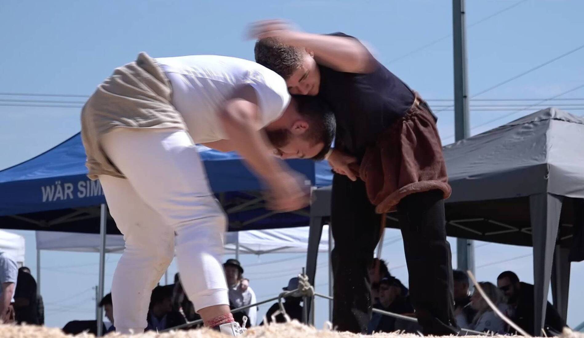 Les lutteurs suisses aux prises avec la Ville de Genève