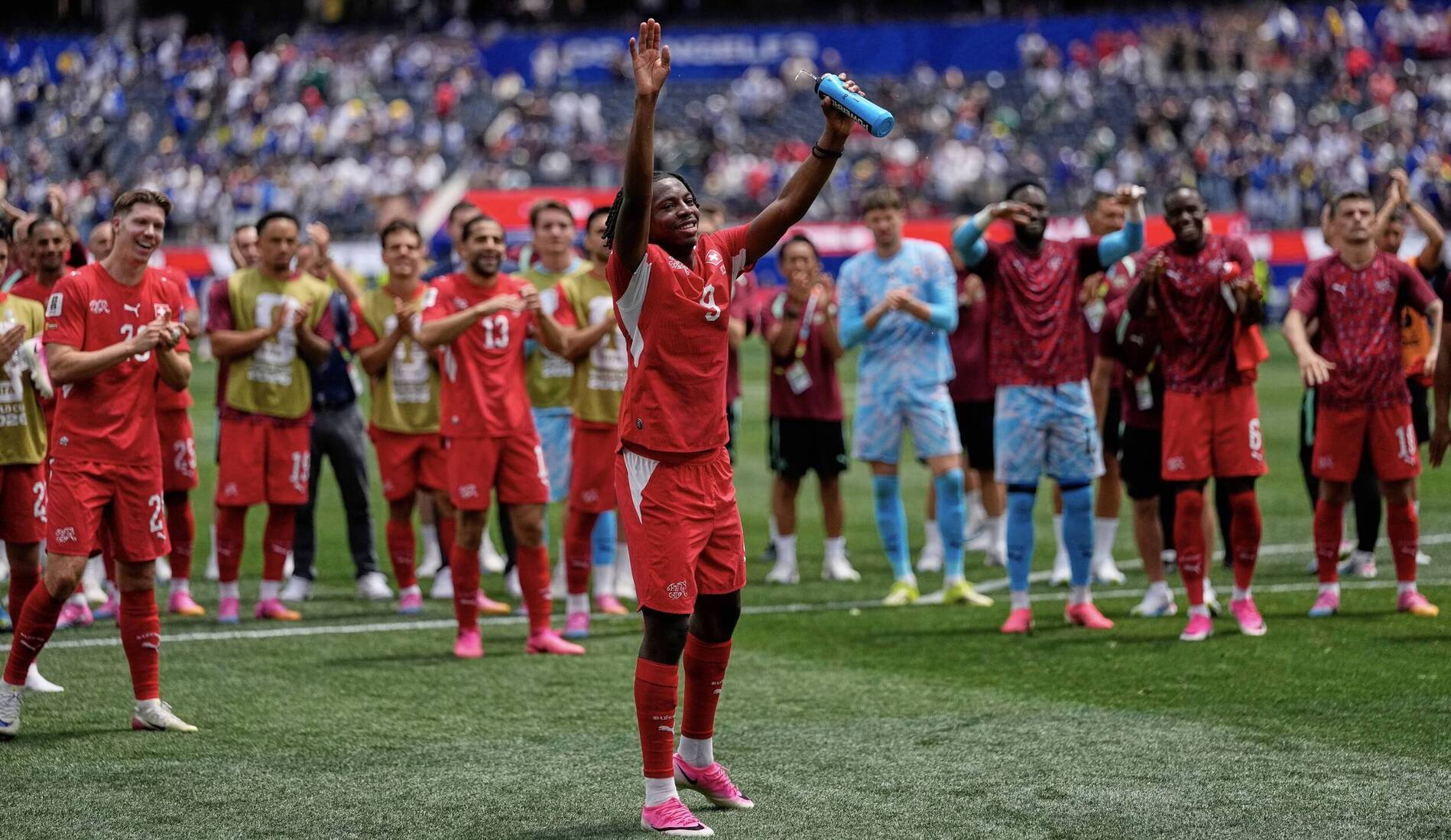 À 15 ans, trop petit pour jouer. Aujourd'hui, il marque un doublé à la Coupe du monde