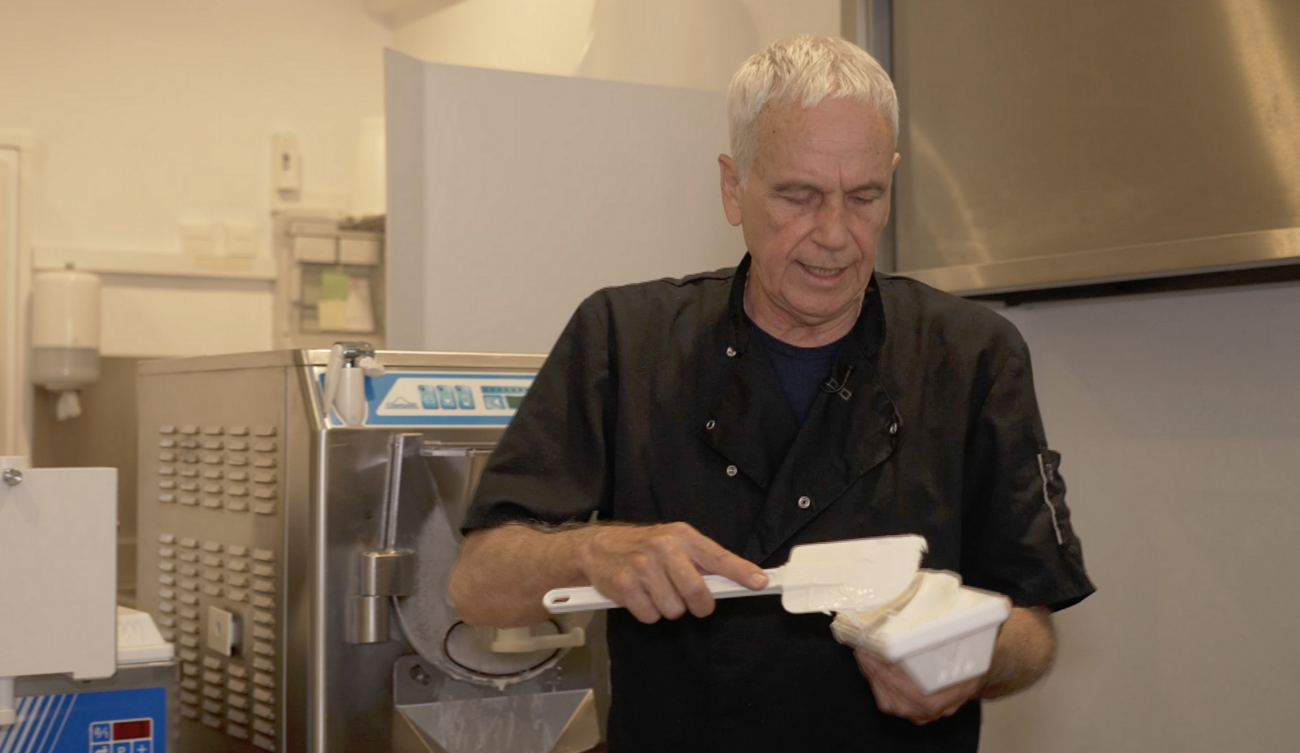 Arty, l'artisan glacier qui fait voyager les papilles