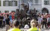 Défilé des fans à Bâle privé de la sculpture roulante de Tinguely