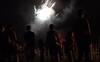 Feux d'artifice controversés, des communes font de la résistance