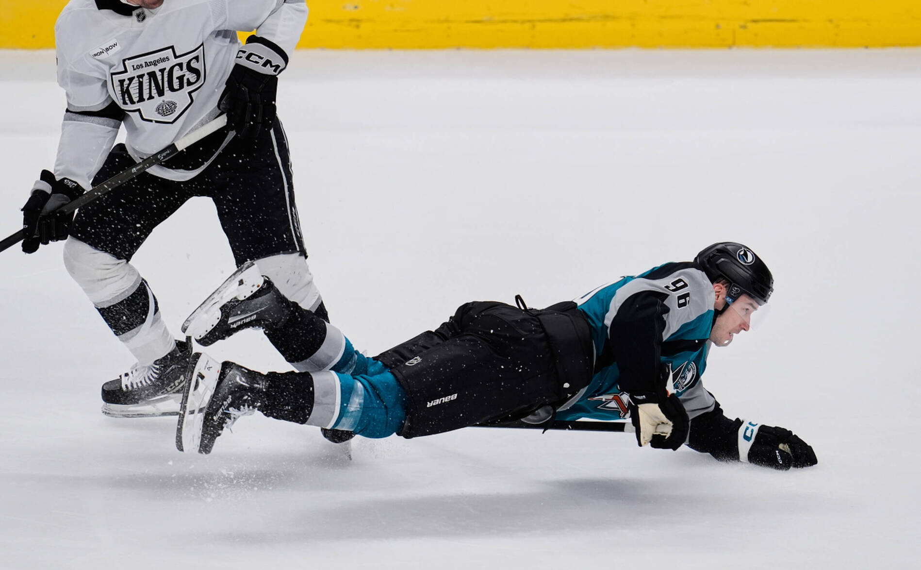 NHL: Philipp Kurashev brille devant Kevin Fiala