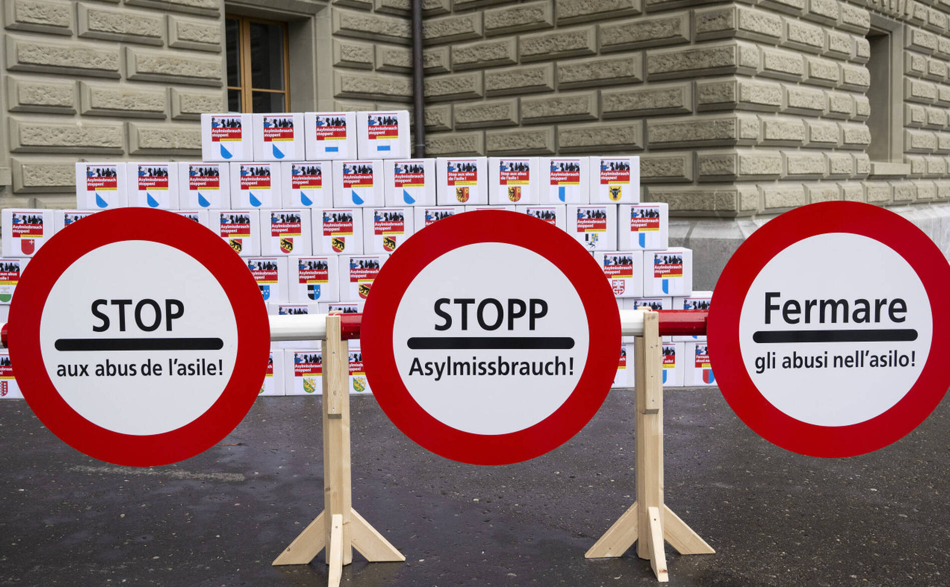 Le Conseil fédéral est contre l'initiative pour la protection des frontières