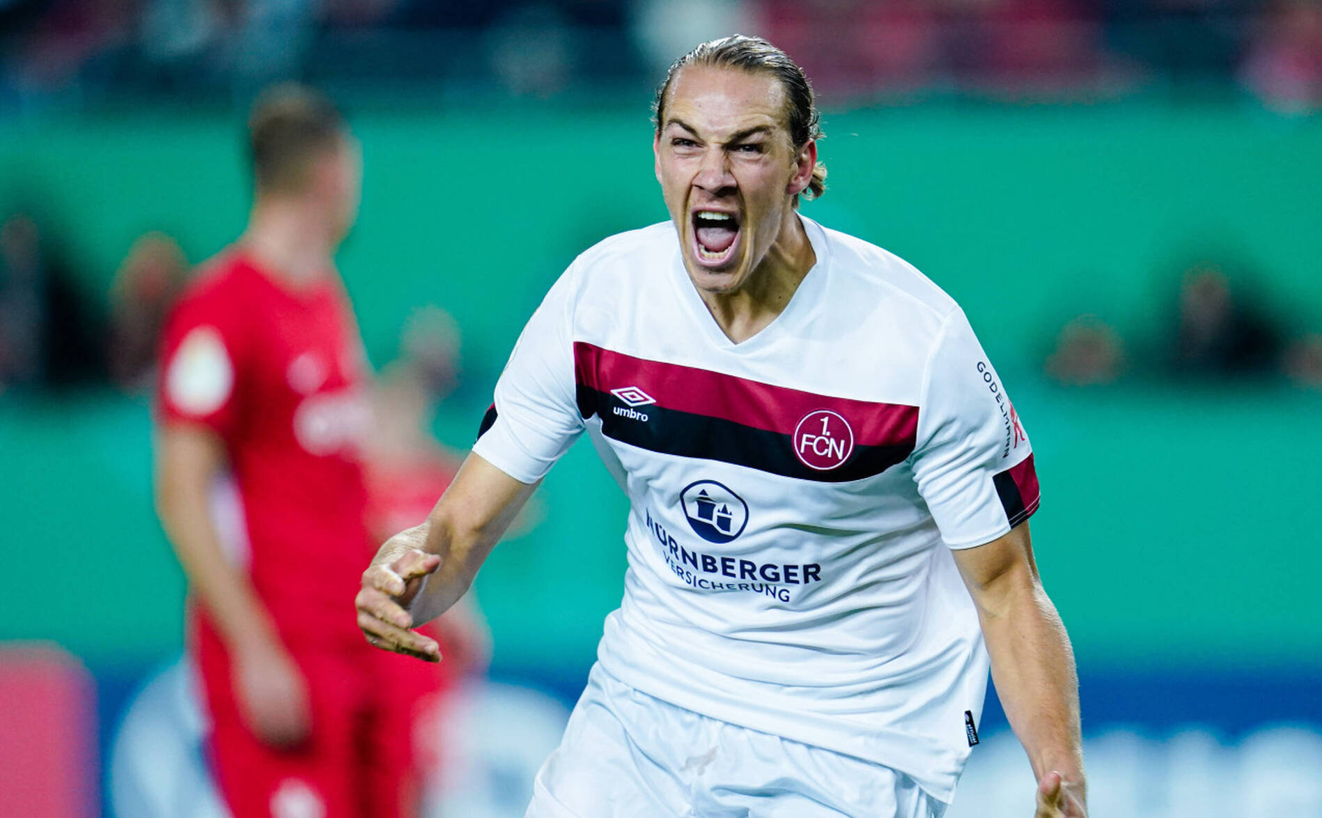 Michael Frey signe à GC