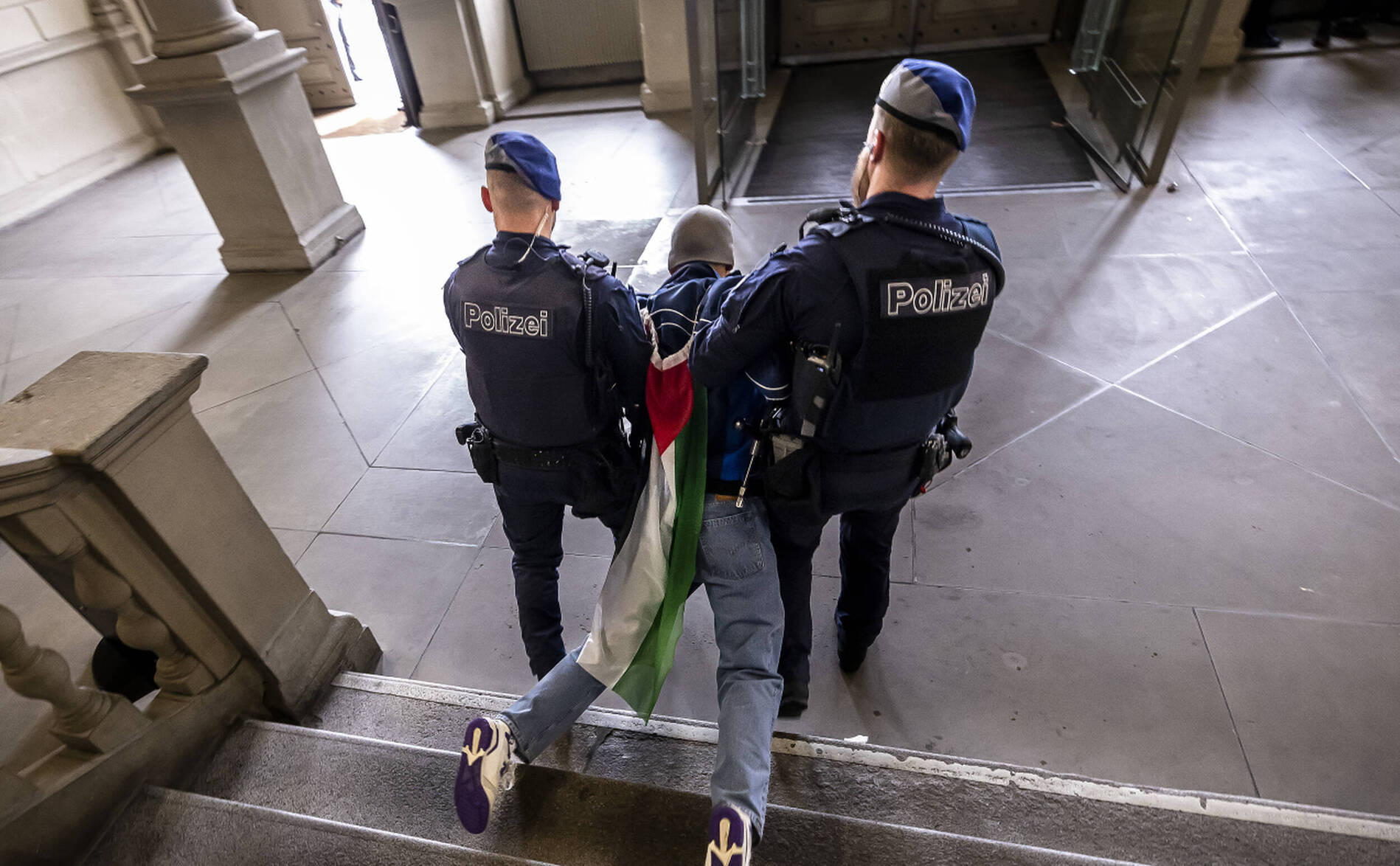 Experts à l'ONU alarmés par les poursuites après un sit-in à l'EPFZ