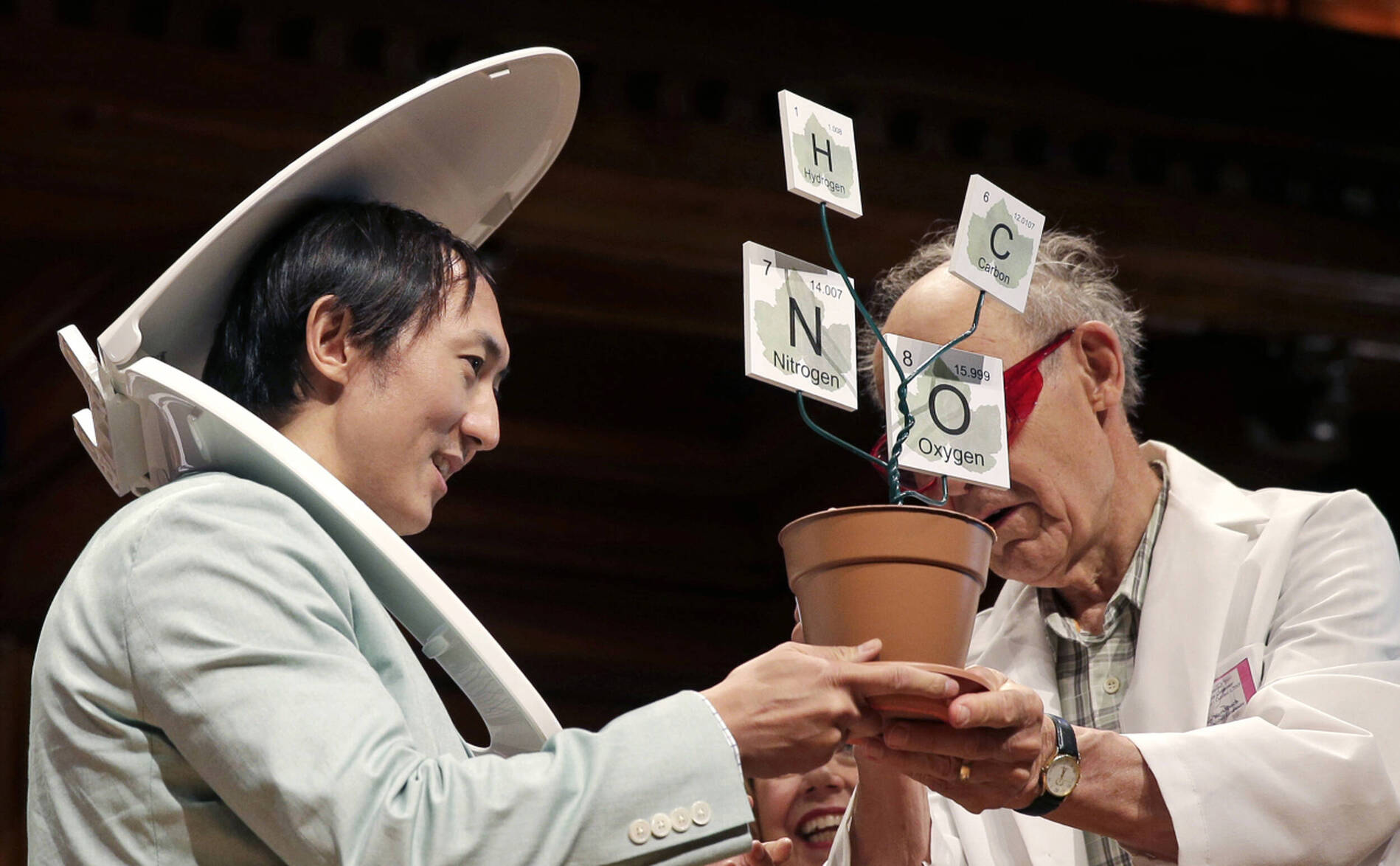 Politique de Trump: les « anti-Nobel » déménagent en Suisse