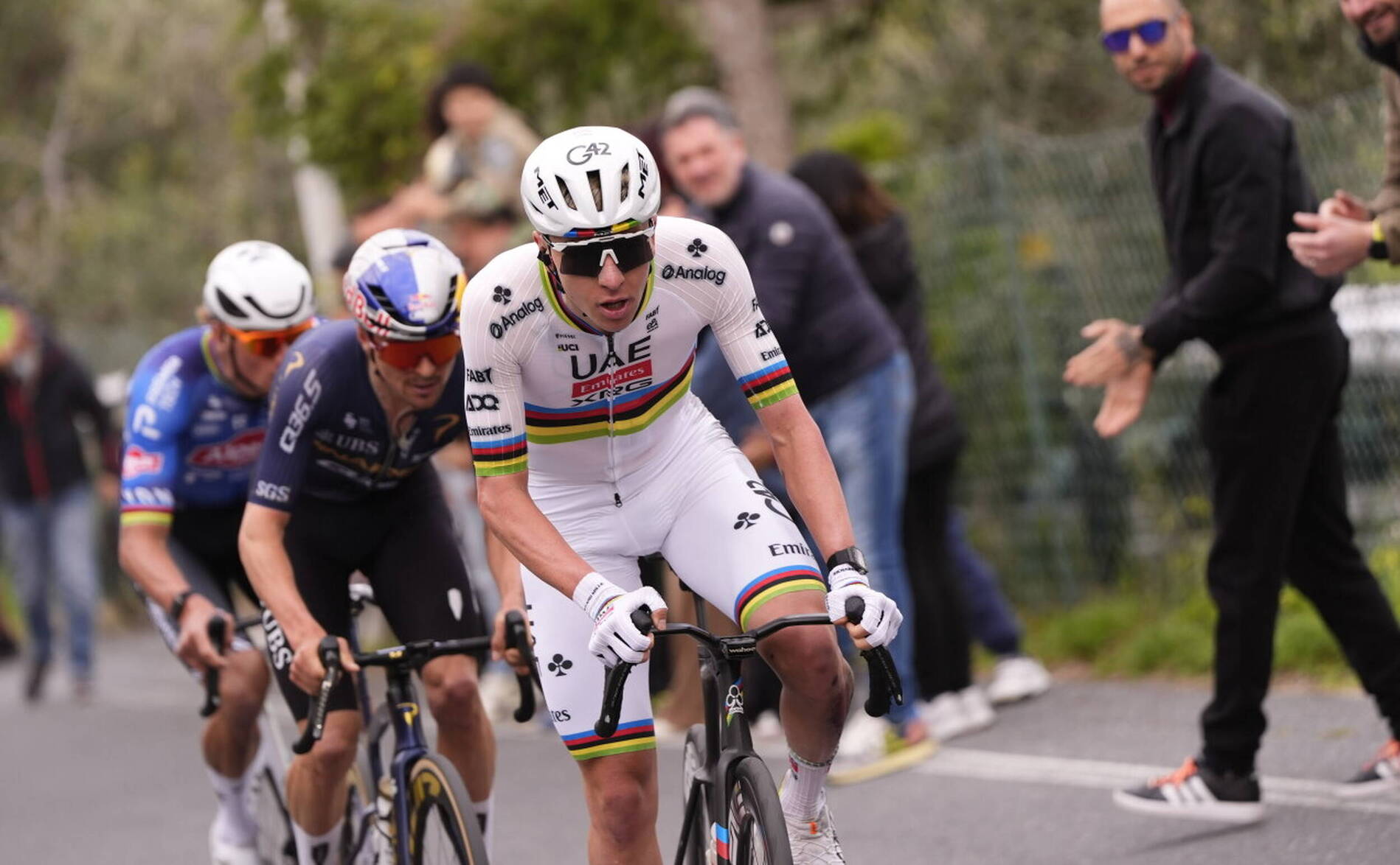 Milan - San Remo: Tadej Pogacar gagne malgré une chute