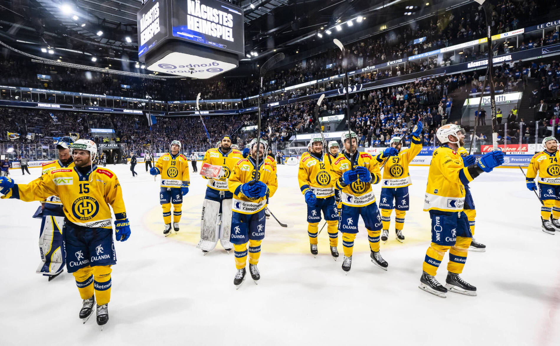 Muet, Fribourg voit Davos recoller