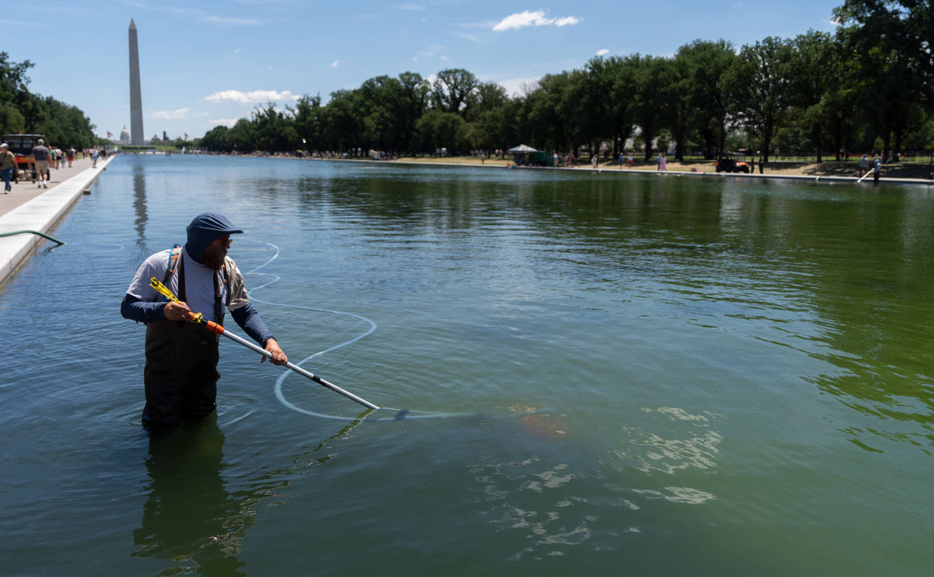 La rénovation d'un bassin cher à Trump prend l'eau