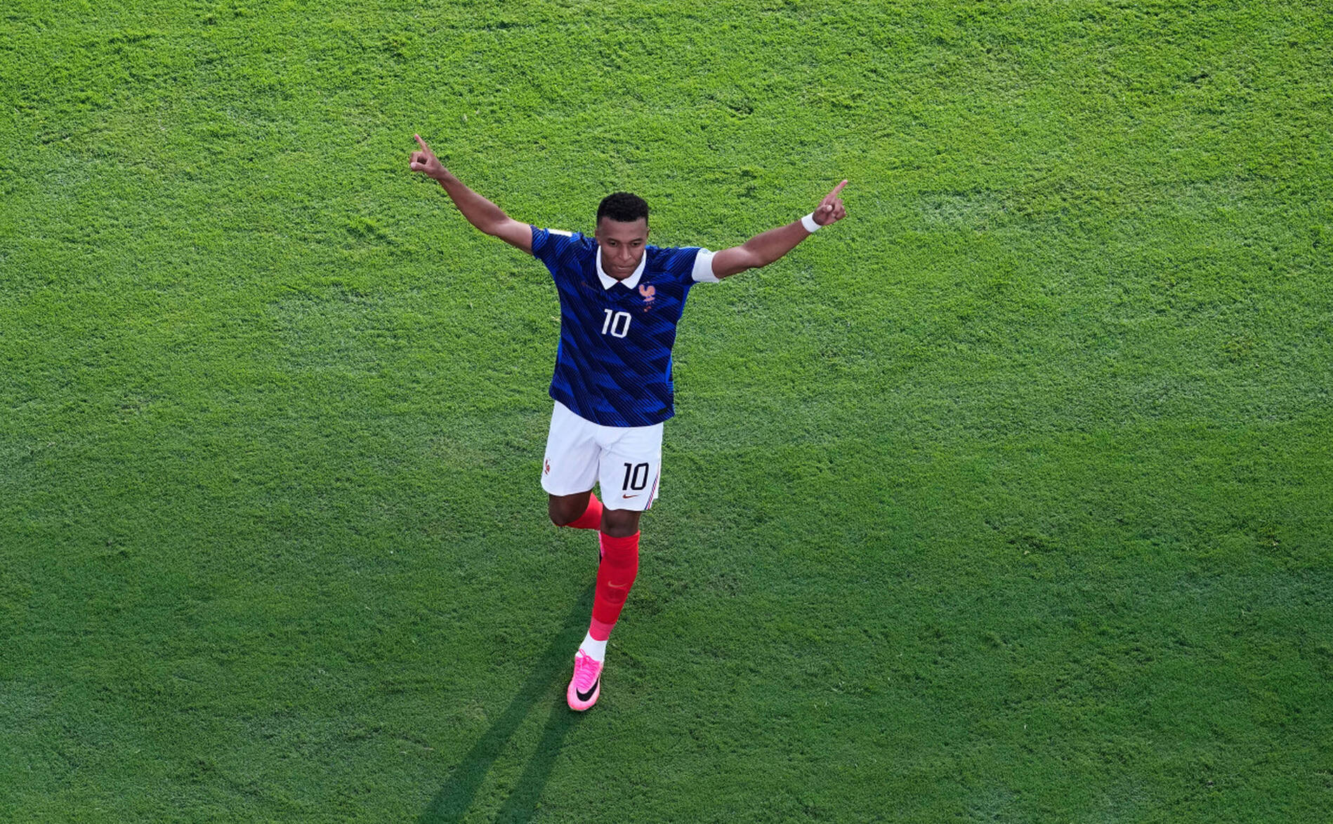 La France domine la Suède et file en 8es de finale