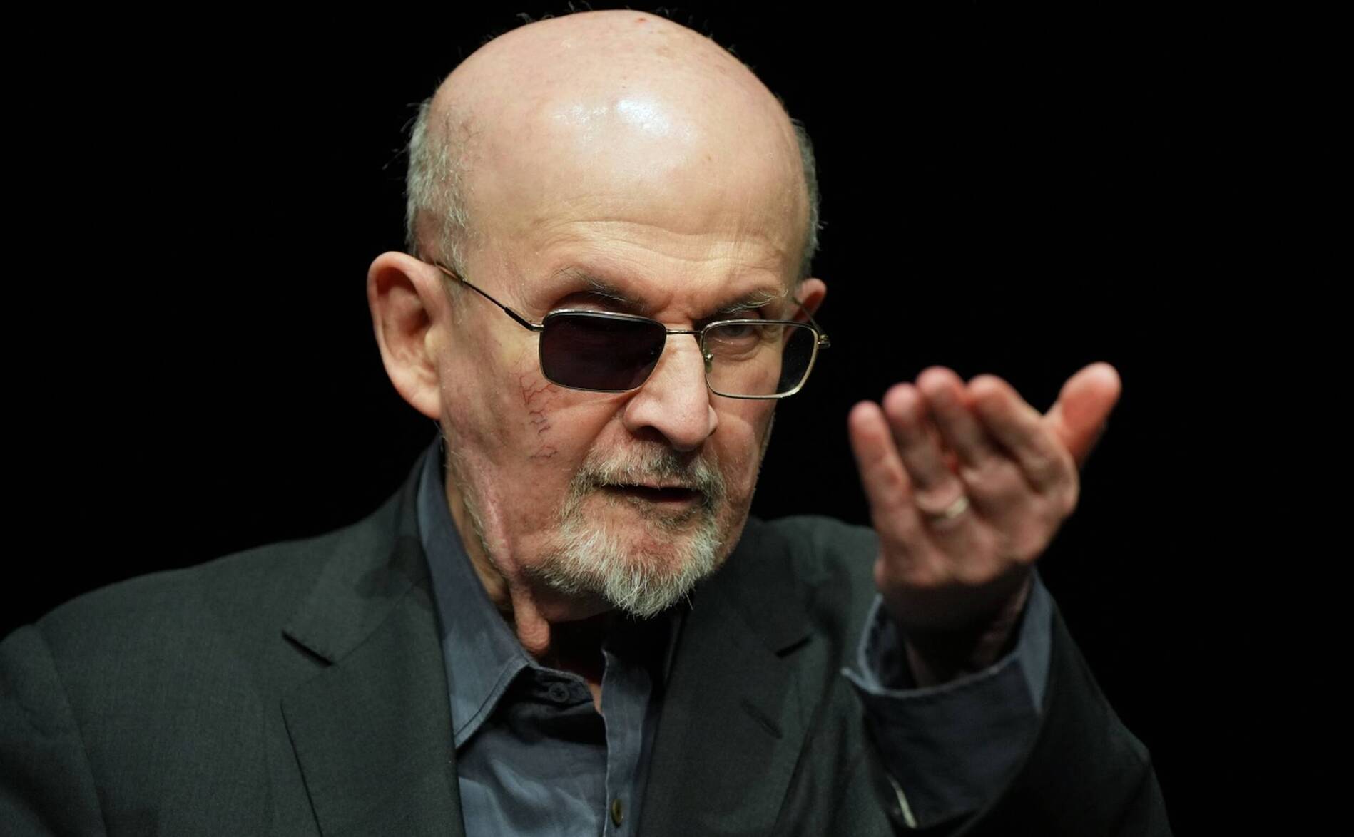 L'assaillant de Salman Rushdie reconnu coupable de terrorisme