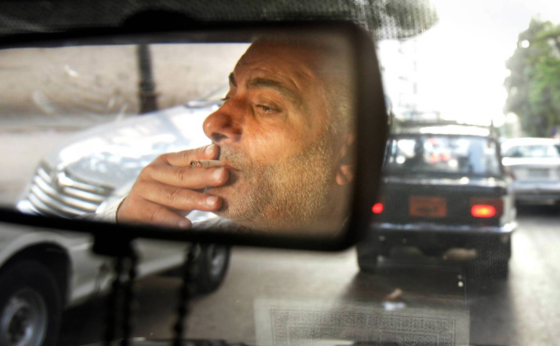 France: un fumeur sur six jette son mégot par la fenêtre en voiture