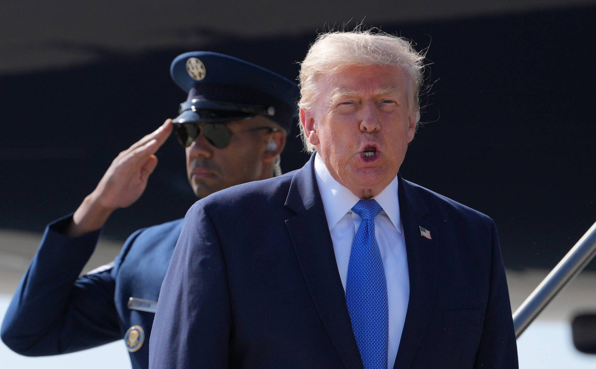 Soit Ormuz ouvre « très bientôt », soit l'Iran sera frappé, dit Trump