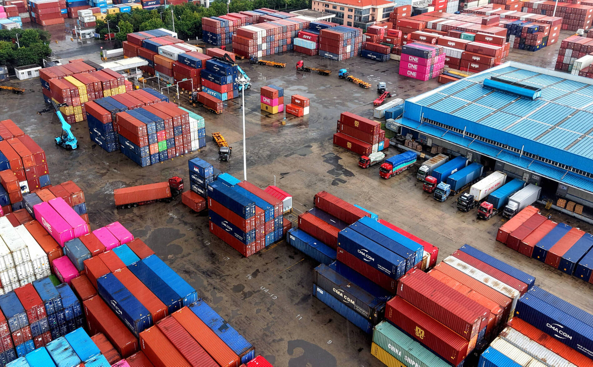 L'incendie sur un cargo en Chine a fait au moins 20 morts