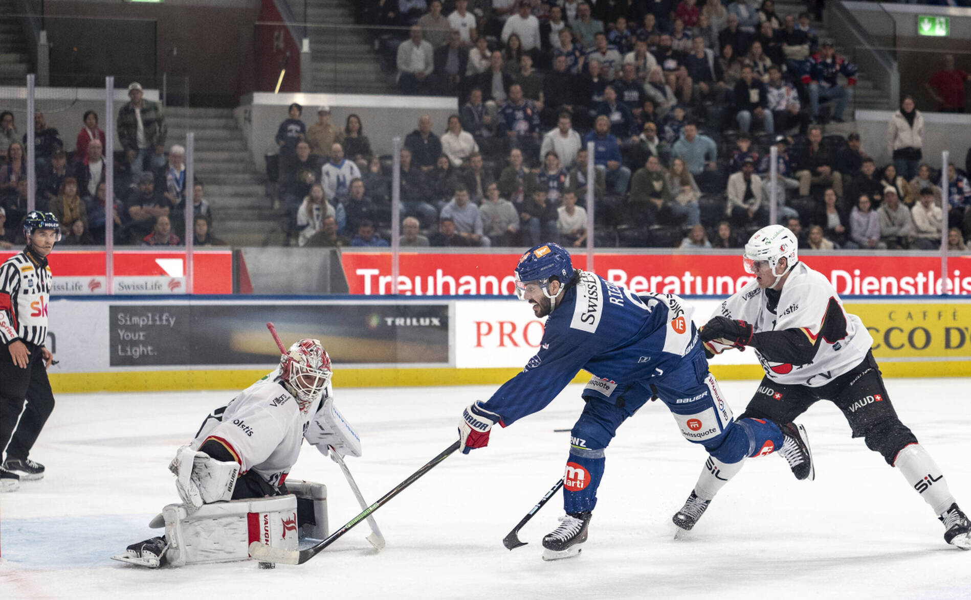 Fribourg piégé par Ambri, Lausanne ramène un point de Zurich