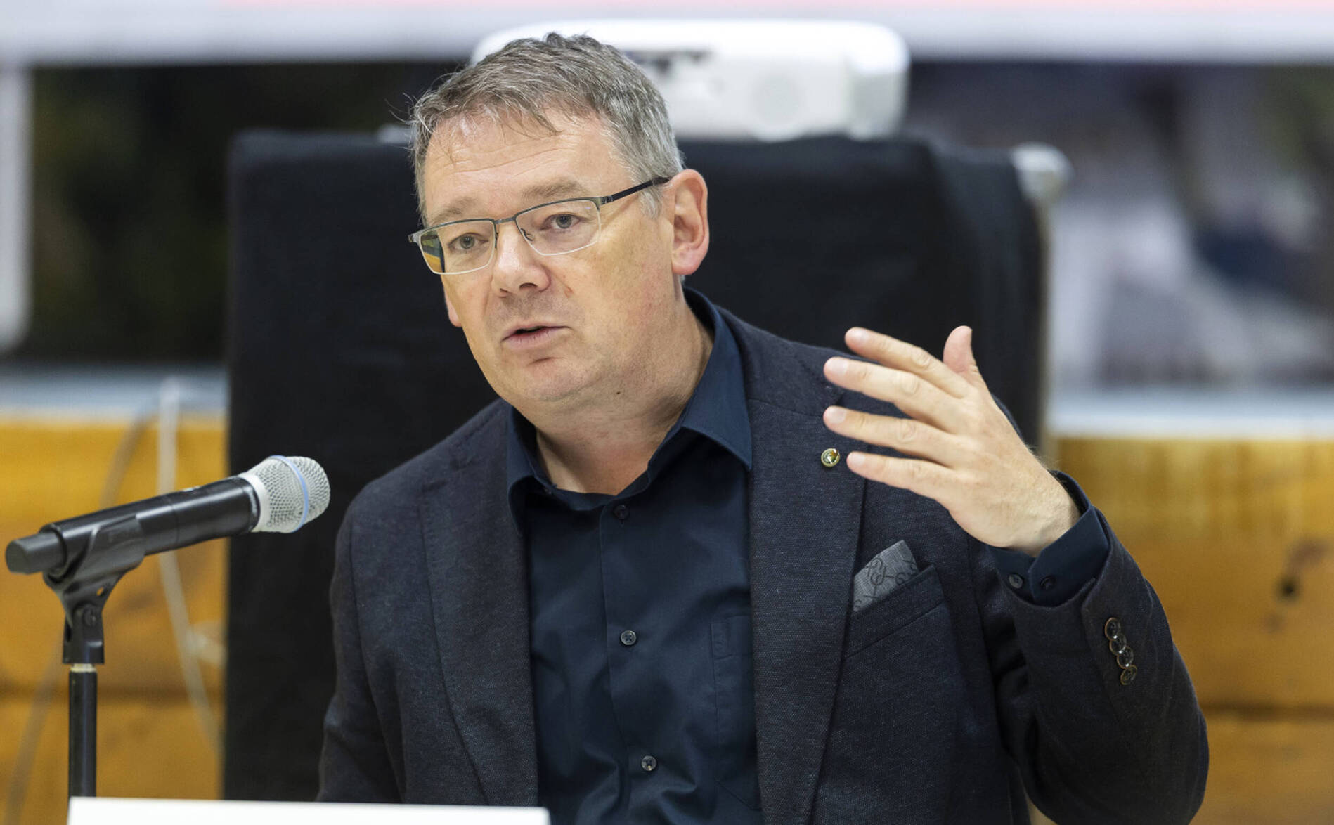 Succession de Guy Parmelin: Franz Ruppen « va y réfléchir »