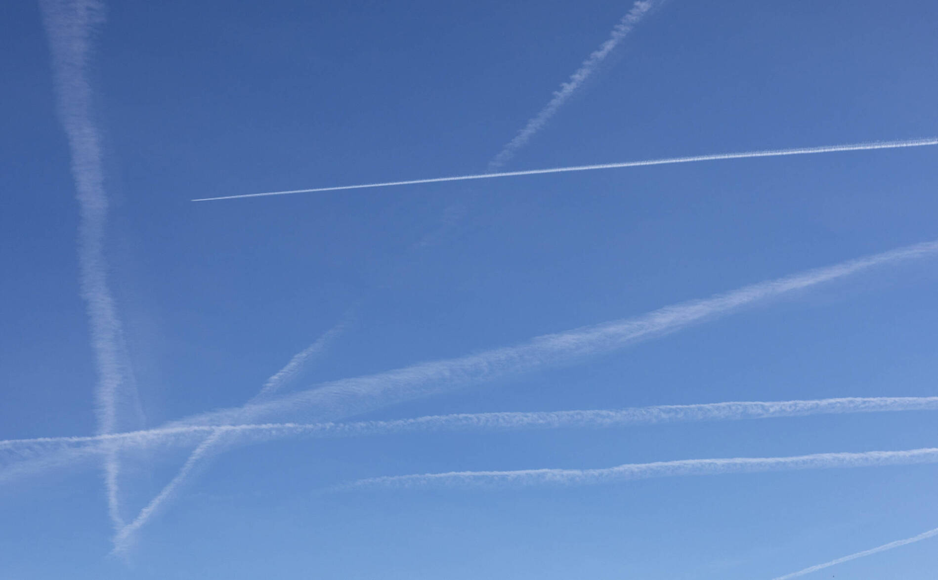 La toxicité des particules fines des avions croît avec le temps