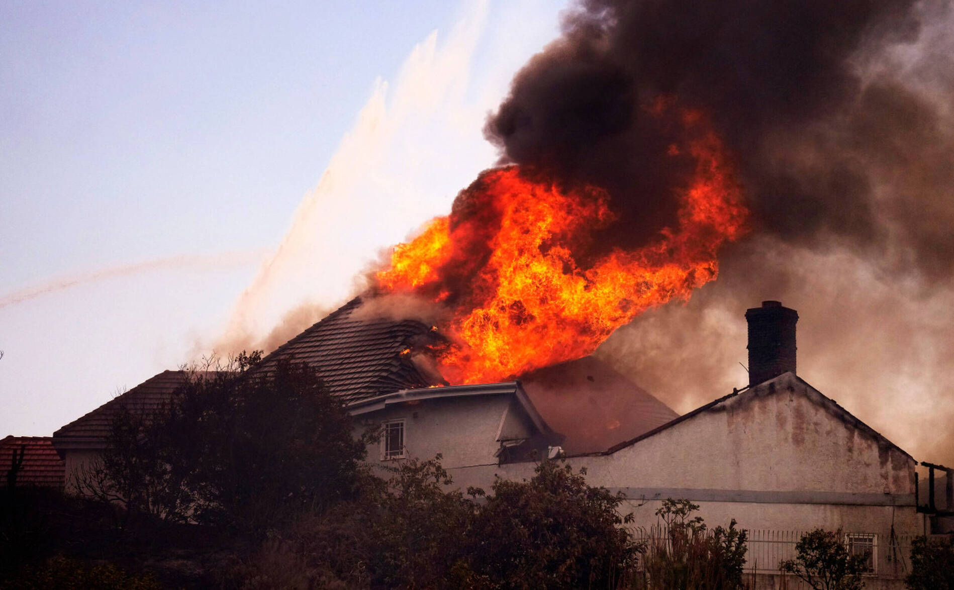 Des maisons détruites par des incendies près de Los Angeles