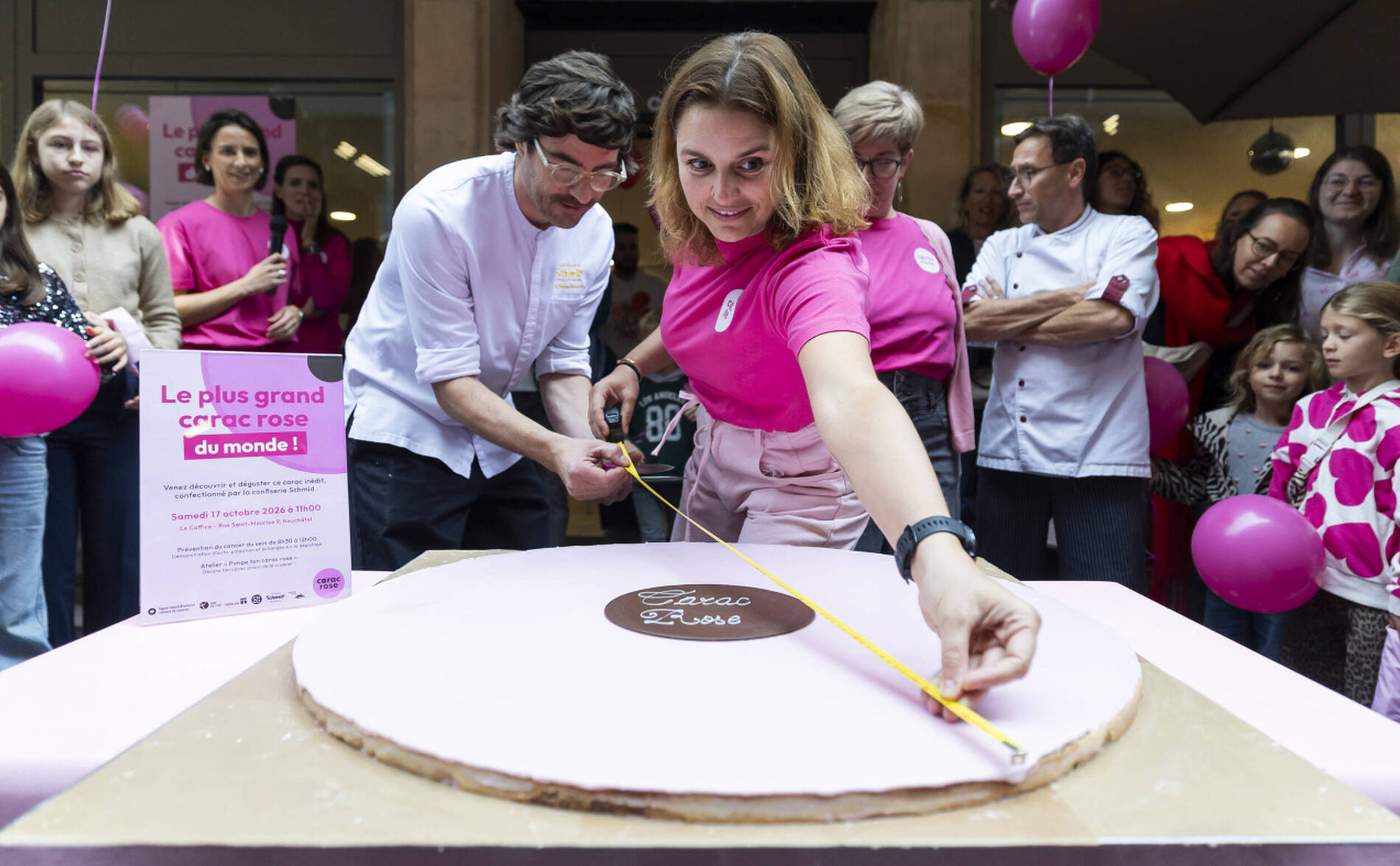 Le plus grand carac rose du monde à Neuchâtel