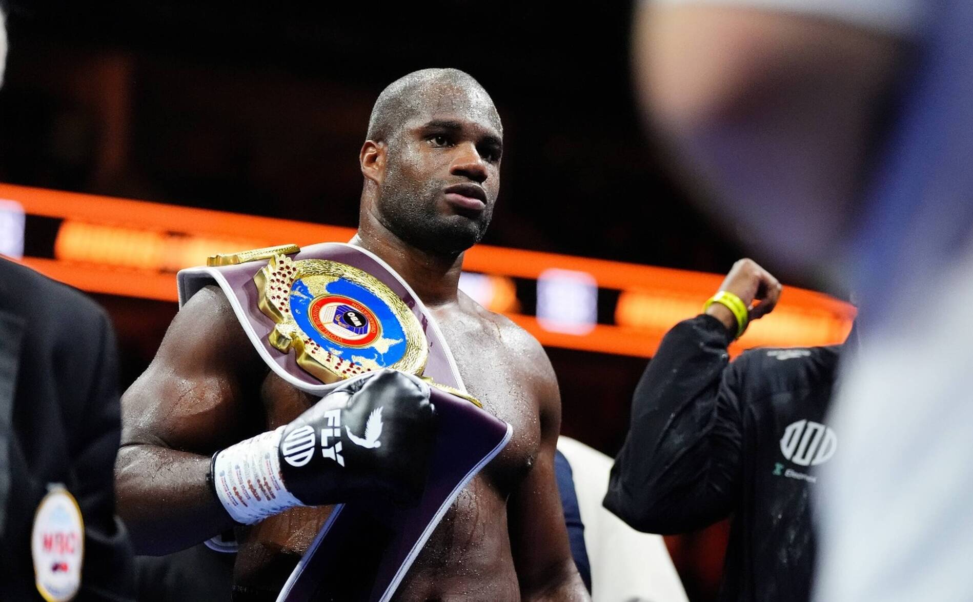 Daniel Dubois conserve son titre WBO des lourds