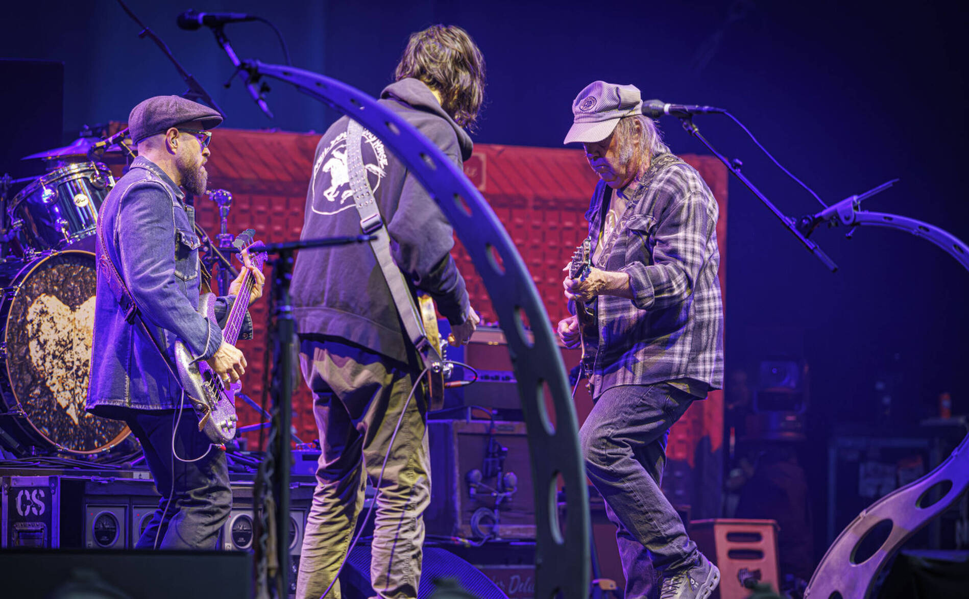 Neil Young réclame 10 millions de dollars à l'équipe Trump