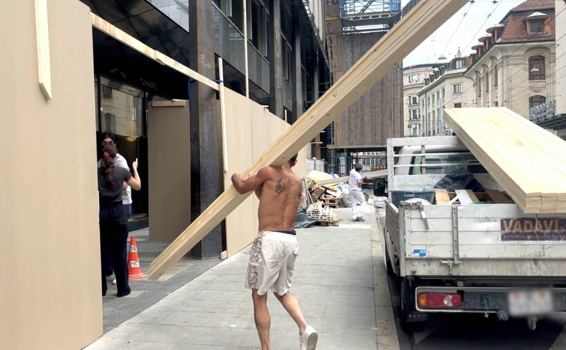 Genève monte ses barricades