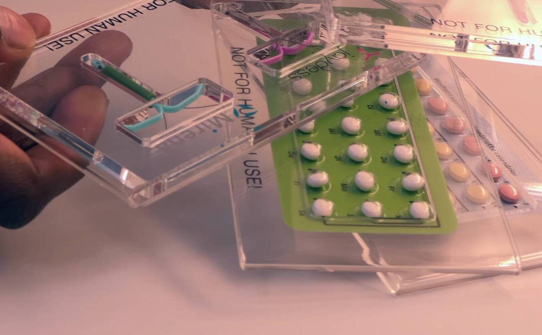Gauche et droite s'affrontent au sujet de la contraception gratuite