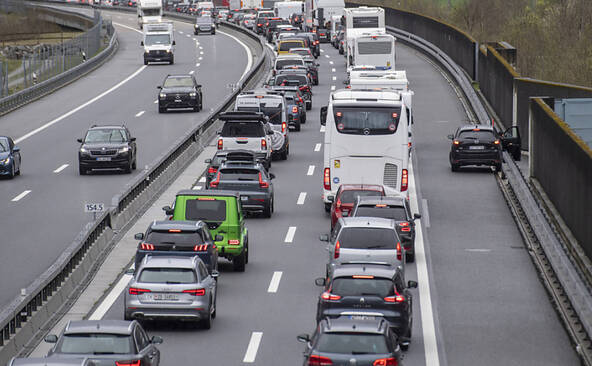 Embouteillage pascal au nord du Gothard vendredi matin