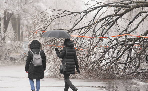 Tempête: centaines de milliers de foyers toujours sans courant