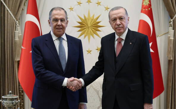 Céréales ukrainiennes: Lavrov menace de suspendre l'accord