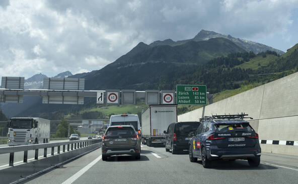 Onze kilomètres de bouchons à l'entrée sud du Gothard
