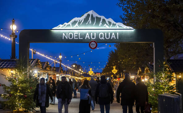 Le quai du Mont-Blanc à Genève transformé en marché de Noël