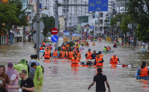Vietnam: le bilan des inondations grimpe à 90 morts
