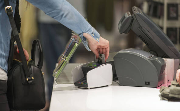 Cartes prépayées pour requérants d'asile: disparités cantonales