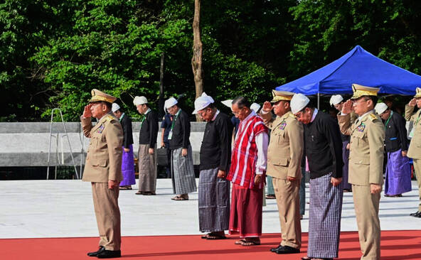 Possibles crimes contre l'humanité avant les élections en Birmanie