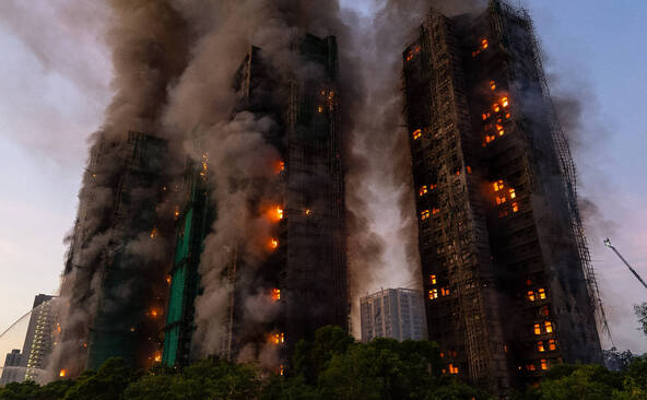 Complexe résidentiel en feu à Hong Kong: au moins 4 morts