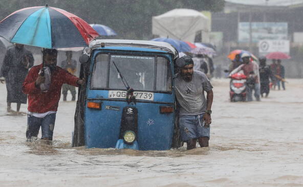 Le bilan des inondations grimpe au Sri Lanka et en Indonésie