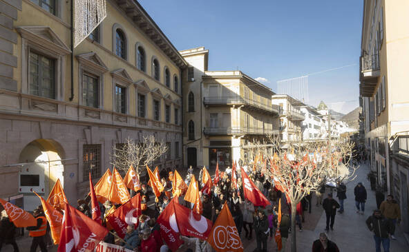 Tessin: 500 manifestants contre les mesures d'austérité