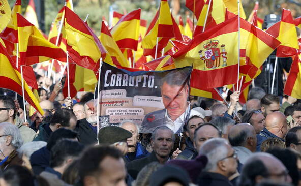 Espagne: l'opposition de droite rassemblée à Madrid
