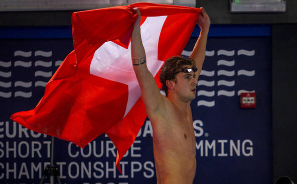 Noè Ponti en or sur 50 m papillon