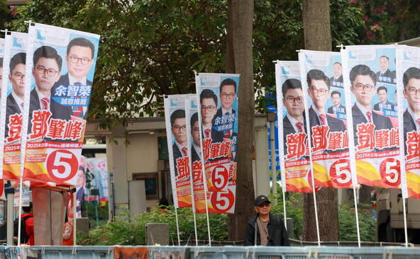 Hong Kong aux urnes après un incendie meurtrier