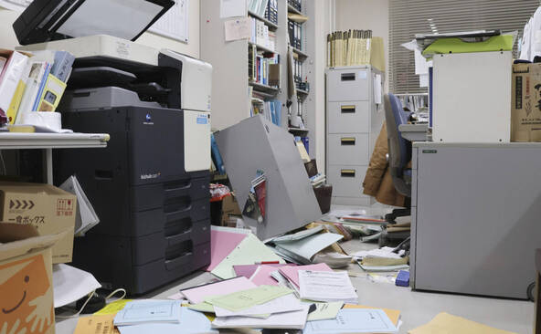 Japon: au moins 30 blessés après un fort séisme et un tsunami