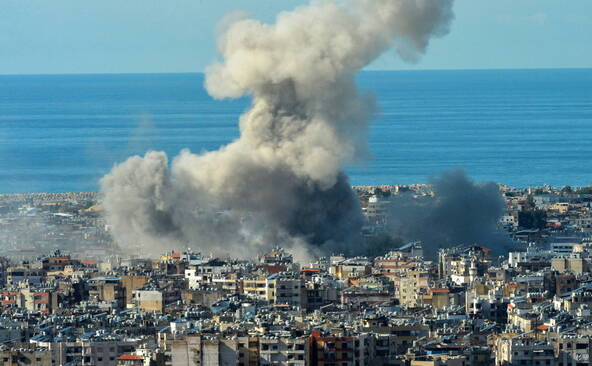 L'armée israélienne bombarde des infrastructures au Liban