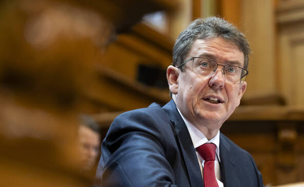 Le réseau FM peut continuer d'émettre en Suisse, dit le Parlement